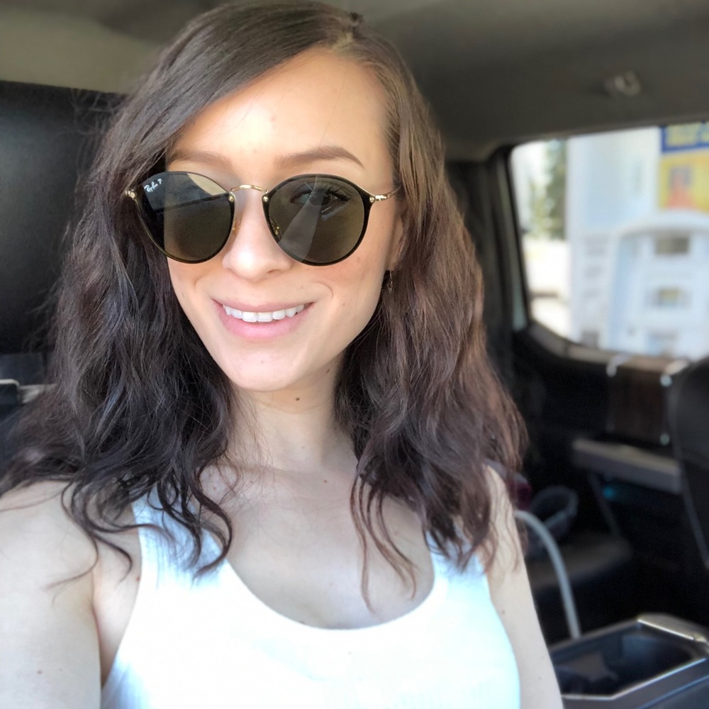 Meet your Posher, Julia